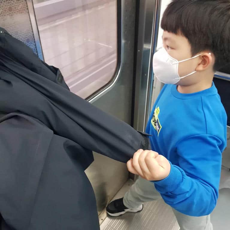 "두 정거장이나 문에 끼여" 공황장애 이지현, 지하철서 발생한 충격적 근황 전했다